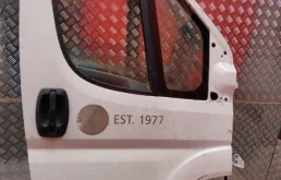 Дверь передняя правая Citroen Jumper