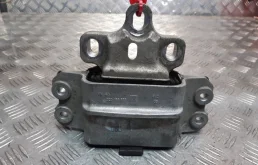 Подушка двигателя Volkswagen Passat B7