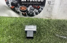 Реле свечей накала Mercedes-Benz A180 2014 A6079000100 W176 607.951