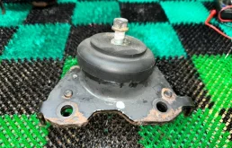 Подушка двигателя Toyota TUNDRA SEQUOIA 123620S010 3UR 5.7, левая