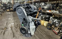 Двигатель Volkswagen 2005-2014 06A100043P BSE