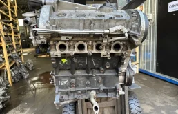 Двигатель Volkswagen Passat 06B100098KX B5 AWT