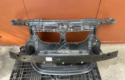 Передняя панель усилитель BMW E81 E82 E87