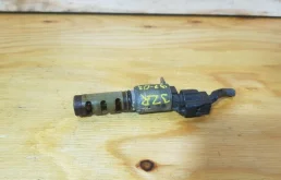 Клапан VVTI TOYOTA VOXY 2008 1533037010 ZRR75G 3ZRFE