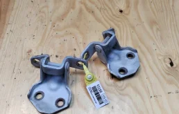 Петля двери MAZDA PREMACY 2002 EA0159240C CP8W FPDE, передняя правая