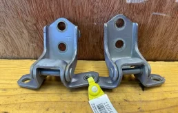 Петля двери MAZDA DEMIO 2006 E11258210 DY3W ZJVE, передняя левая