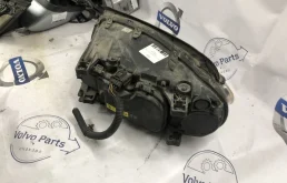 Фара ксенон правая для Volvo S80 на фотографиях