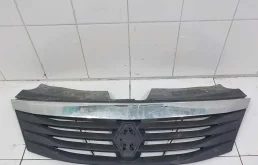 Решетка радиатора Renault Logan I (2004—2009)