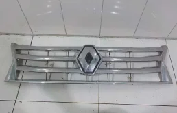 Решетка радиатора Renault Duster I (2010—2015)