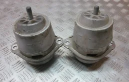 Опора двигателя 7L6199131A Туарег Audi Q7 4L (2005—2009)