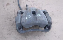 Скоба суппорта передняя правая для Toyota Corolla E140/E150 Седан 2006-2013