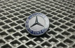 Эмблема решетки радиатора (Шилдик) Mercedes-Benz E-класс 2022