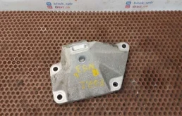 Кронштейн двигателя BMW 7 2009-2013 22116775903 F01, левый