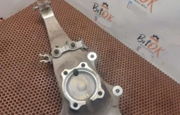 Кулак поворотный BMW 7 31216775767 F01, передний левый