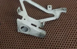 Кронштейн крыла BMW 7 41357207186 F01, правый