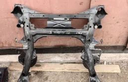 Подрамник BMW 1 31106872121 F20, передний