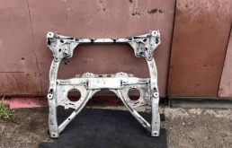 Подрамник BMW 5 31106861106 G30, передний