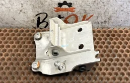 Кронштейн радиатора BMW 5 2012 51117186514 F10 N20B20, правый