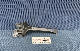 Кронштейн замка капота Volkswagen Touareg 1 2003 7L0805799 AXQ, передний