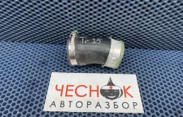 Патрубок интеркулера VW Tiguan Passat AUDI Q3 Volkswagen Tiguan 1 2011 1K0145828F CCZC