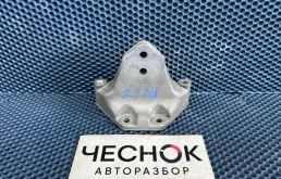 Кронштейн опоры КПП Porsche Cayenne V8 Turbo 2011 7L0399649E 4852