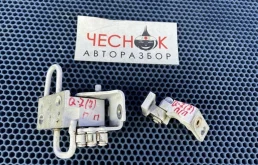 Петля двери передней правой нижняя Audi Q7 4L рестайлинг 2010 8E0831412E CJTC, передняя правая