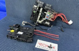 Блок предохранителей Volkswagen Touareg 2 2011 7P0937548G CGEA