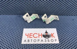 Петля двери Volkswagen Touareg 2 2010 8K0831402G CGRA, правая