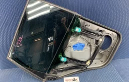Накладка двери задней правой Volkswagen Touareg 1 2004 7L0839354K AXQ, задняя правая