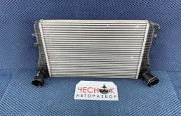 Интеркулер Volkswagen Tiguan I рестайлинг 2014 3C0145805R CCZD, передний