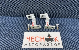 Петля двери левая Porsche Cayenne 958/ Touareg NF Volkswagen Touareg 2 2012 8K0831401A 7P5 CRCA