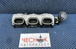 Коллектор впускной с рампой Cayenne Touareg Q7 Porsche Cayenne 2 2012 95811012004 CGEA, правый