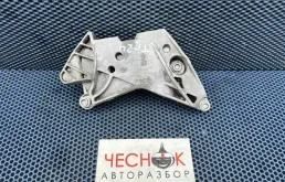 Кронштейн опоры ДВС VW Tiguan Passat AUDI Q3 Volkswagen Tiguan I рестайлинг 2012 06J199207P CCZD, правый