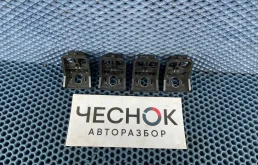 Кронштейн крепления фары Audi Q7 2016 4M0941453 4M CREC