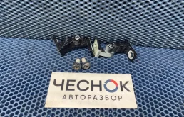 Петли двери левой Volkswagen Touareg 2 2010 8K0831401G CGEA