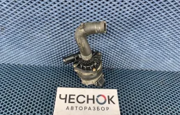 Насос водяной (помпа) дополнительный Audi Q7 4L рестайлинг 2010 8K0965567 4L CJTC