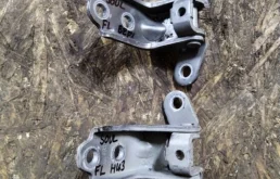 Петля двери KIA SOUL 2010 793102K000 AM G4FC, передняя левая