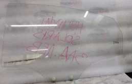 Стекло двери Hyundai Solaris 834111R210, заднее левое