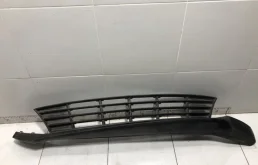 Решетка в бампер центральная Kia Rio