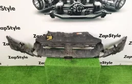 Кронштейн крепления бампера Ford Focus 3 1735448, передний