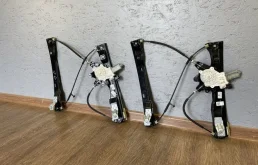 Стеклоподъемник Ford Focus 3 1847373, передний левый
