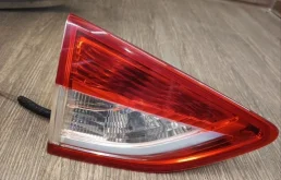 Фонарь внутренний Ford Kuga 2012-2016 2070896, задний левый