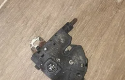 Замок капота Ford Focus 4895285