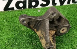Нижняя опора МКПП кронштейн Ford Focus 1306901