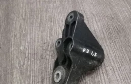 Кронштейн КПП Ford Focus 2 1322569, задний