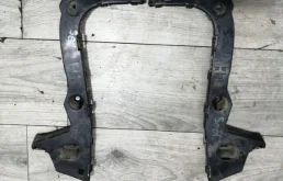 Кронштейн бампера Ford Focus 3 1729766, задний