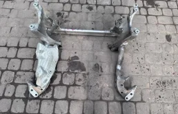 Подрамник AUDI Q5 8R0399315J 8R, передний