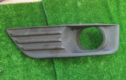 Окантовка противотуманной фары ford Focus 2 2005-2007 1337349