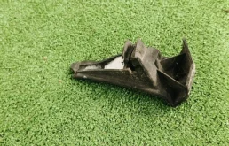 Кронштейн бампера volvo s40 2004-2012 30678482, передний правый