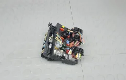 Блок бортовой сети (блок управления BCM) 9664055780 PEUGEOT 207 (2006-2013) 2007 1.4  КПП 5ст.
